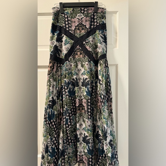 ASOS Multi-Colored Floral Skirt with Lace Detailing. Flattering Waist, Pleated - Picture 2 of 4